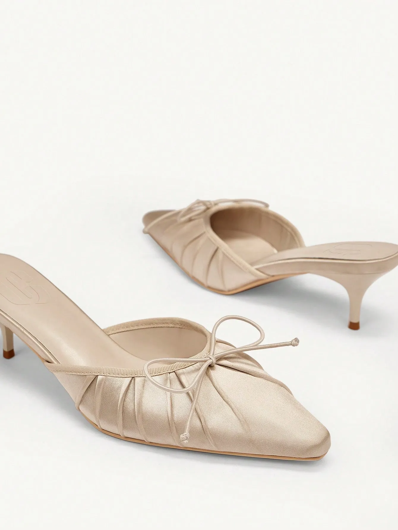 CUCCOO CHICEST Women's Low Heel Pointed Toe Shoes With Bowknot And Pleats