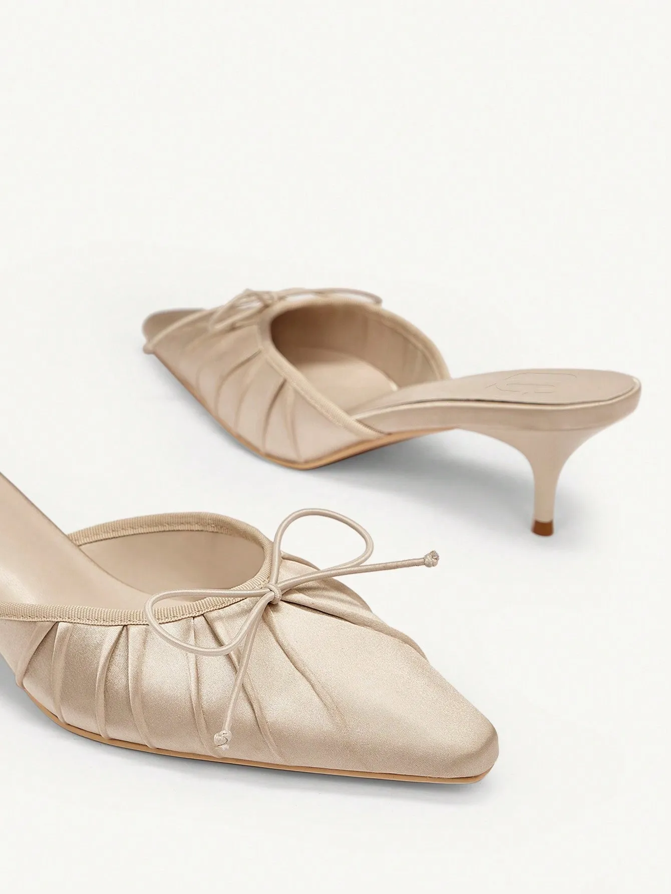 CUCCOO CHICEST Women's Low Heel Pointed Toe Shoes With Bowknot And Pleats
