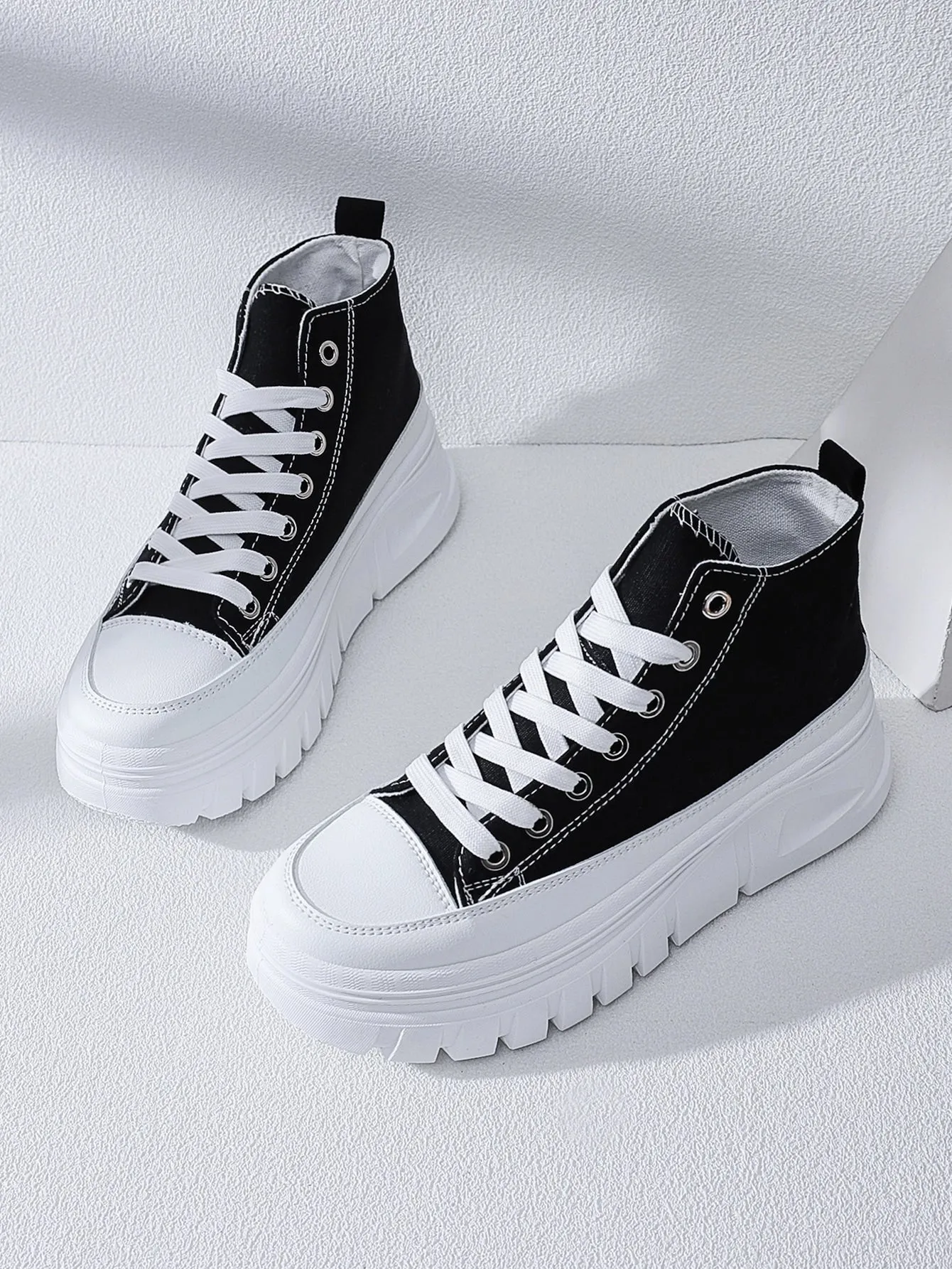 Lace up Front High Top Flatform Canvas Shoes
